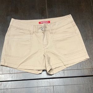 Women’s khaki shorts.